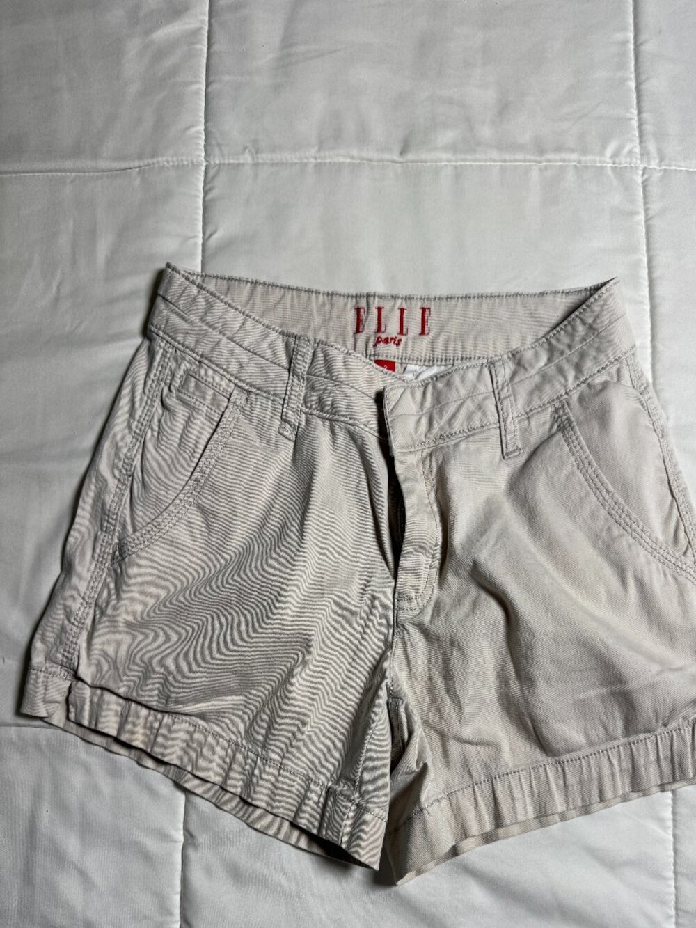 ELLE Paris Women’s Khaki Chino Shorts Size 2 Casual Mid Rise Flat Front